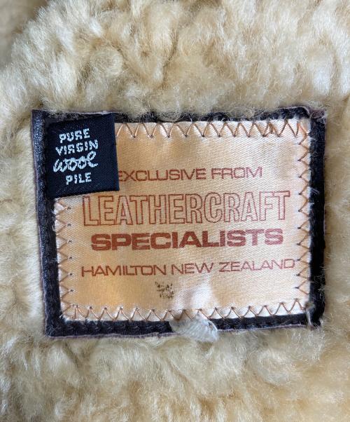 LEATHERCRAFT SPECIALISTS（レザークラフト スペシャリスト）LEATHERCRAFT SPECIALISTS (レザークラフト スペシャリスト) 【古着】ムートンコート　アウター ベージュ サイズ:実寸参照の古着・服飾アイテム
