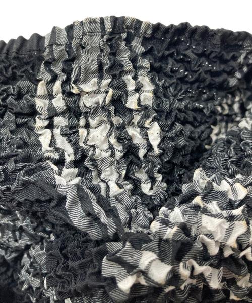 PEPLUM by YOSHIKI HISHINUMA（ペプラム バイ ヨシキヒシヌマ）PEPLUM by YOSHIKI HISHINUMA (ペプラム バイ ヨシキヒシヌマ) プリーツブラウス　 ブラック×ホワイト サイズ:1の古着・服飾アイテム