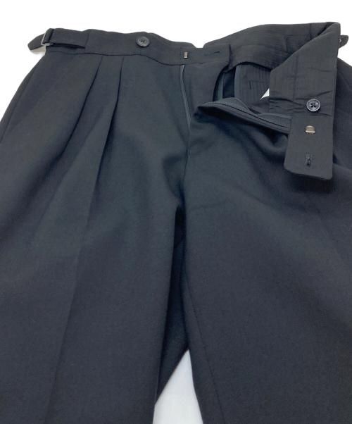 TOMORROW LAND（トゥモローランド）TOMORROW LAND (トゥモローランド) パタゴニアウール サイドアジャスターストレートスラックス タックパンツ ブラック サイズ:44の古着・服飾アイテム