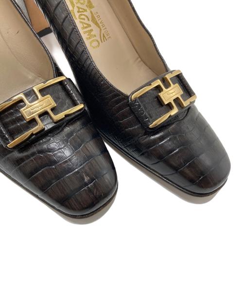 Salvatore Ferragamo（サルヴァトーレ フェラガモ）Salvatore Ferragamo (サルヴァトーレ フェラガモ) クロコ型押しパンプス　ガンチーニ イタリア製 ブラック サイズ:7の古着・服飾アイテム