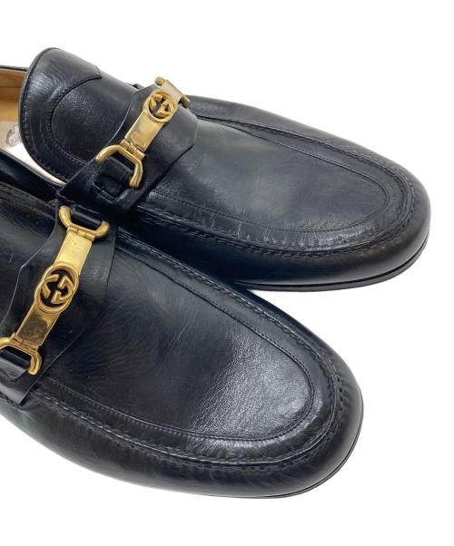 GUCCI（グッチ）GUCCI (グッチ) GGロゴビットローファー　レザーシューズ ブラック サイズ:43.5   （M）の古着・服飾アイテム