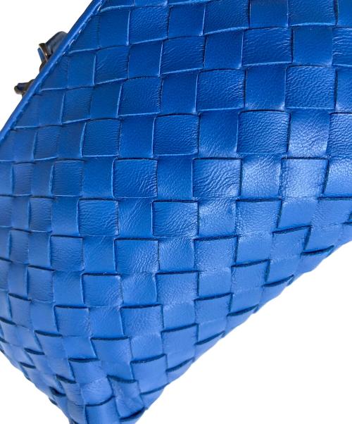 BOTTEGA VENETA（ボッテガベネタ）BOTTEGA VENETA (ボッテガベネタ) イントレチャートコスメポーチ　ポーチ　イタリア製 ブルー サイズ:実寸参照の古着・服飾アイテム