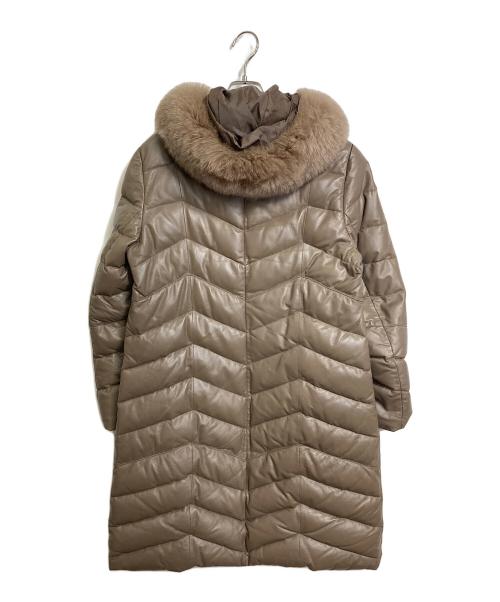 DAMA collection（ダーマコレクション）DAMA collection (ダーマコレクション) ラムレザーダウンコート　ダウンコート　アウター ベージュ サイズ:13ARの古着・服飾アイテム