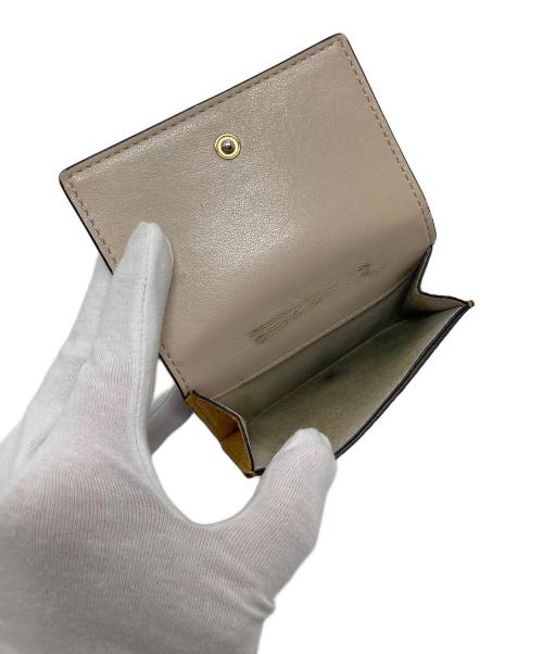 MARC JACOBS（マークジェイコブズ）MARC JACOBS (マークジェイコブズ) 3つ折り財布 イエロー サイズ:実寸参照の古着・服飾アイテム