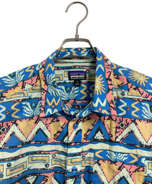 Patagonia（パタゴニア）Patagonia (パタゴニア) 半袖総柄シャツ　スポーツ　アウトドア　オーガニックコットン マルチカラー サイズ:Mの古着・服飾アイテム