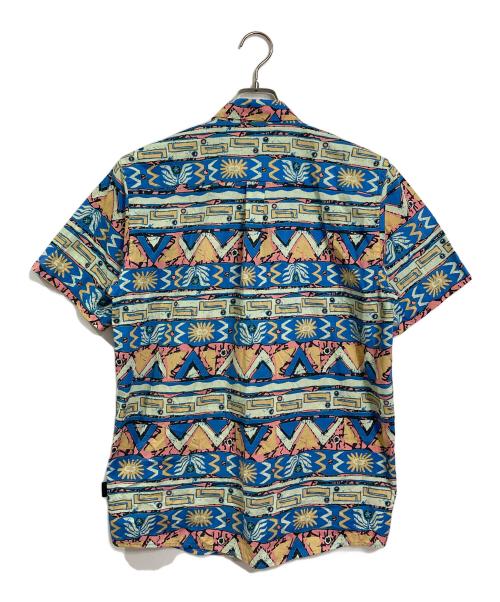 Patagonia（パタゴニア）Patagonia (パタゴニア) 半袖総柄シャツ　スポーツ　アウトドア　オーガニックコットン マルチカラー サイズ:Mの古着・服飾アイテム