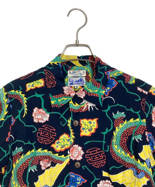 Sun Surf（サンサーフ）Sun Surf (サンサーフ) BEAMS BOY (ビームスボーイ) 別注 ハワイアン シャツ　レーヨンシャツ　デザインシャツ ネイビー サイズ:Mの古着・服飾アイテム