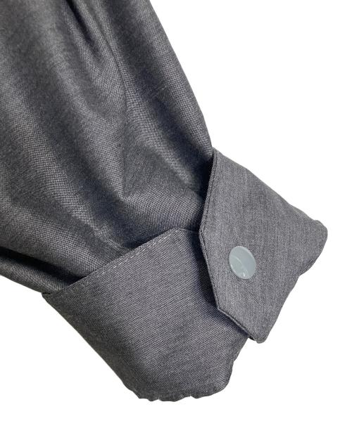 uniform experiment（ユニフォームエクスペリメント）uniform experiment REFINED PIPING TRACK JACKET  パイピングトラックジャケット　トラックジャケット　アウター　ライトアウター　ダブルジップ　日本製 グレー サイズ:2の古着・服飾アイテム