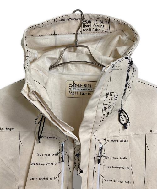 uniform experiment（ユニフォームエクスペリメント）uniform experiment (ユニフォームエクスペリメント) MAPーOUT 3LAYER MOUNTAIN PARKA マウンテンパーカー　アウター　ダブルジップ　25AW アイボリー サイズ:2の古着・服飾アイテム