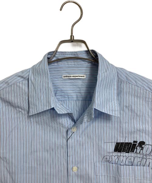 uniform experiment（ユニフォームエクスペリメント）uniform experiment (ユニフォームエクスペリメント) INーPROCESS PRINT SHIRT  プリントシャツ　長袖シャツ　ストライプ　日本製 ブルー サイズ:2の古着・服飾アイテム
