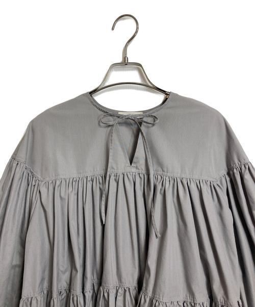 YORI（ヨリ）yori (ヨリ) ボリュームギャザーブラウス グレー サイズ:FREEの古着・服飾アイテム