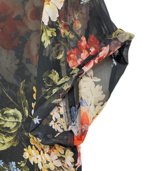 UNTITLED（アンタイトル）UNTITLED (アンタイトル) アンティークフラワー柄ブラウス　半袖ブラウス　花柄　日本製 ブラック サイズ:1の古着・服飾アイテム