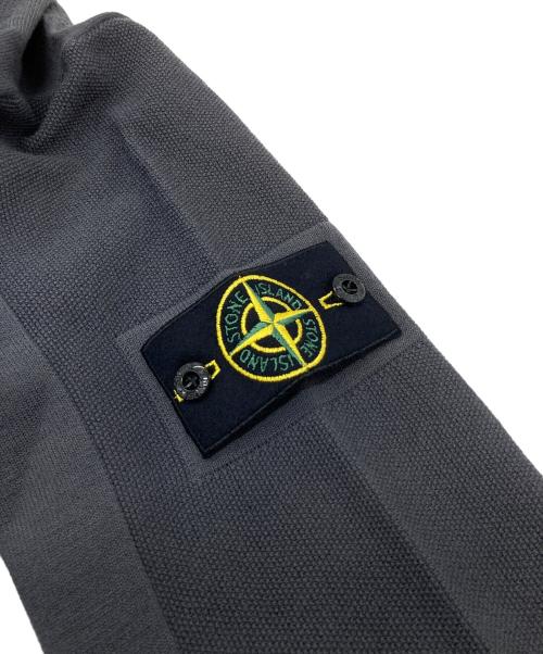 STONE ISLAND（ストーンアイランド）STONE ISLAND (ストーンアイランド) ロゴワッペン付スタンドカラーニットジャケット　24AW グレー サイズ:Mの古着・服飾アイテム