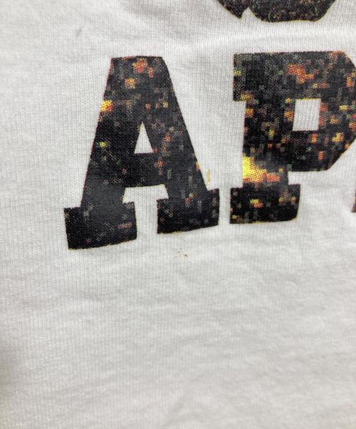 A BATHING APE（アベイシングエイプ）A BATHING APE (アベイシングエイプ) ギャラリー限定Tシャツ YOPPI 半袖カットソー　Tシャツ　Tee  日本製 ホワイト サイズ:Sの古着・服飾アイテム