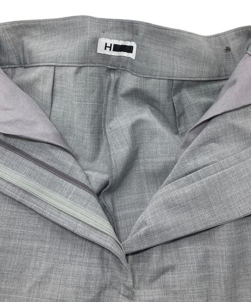 H BEAUTY&YOUTH（エイチ ビューティー&ユース）H BEAUTY&YOUTH (エイチ ビューティー&ユース) トロピカルハイウエストサスペンダーパンツ　サスペンダー　日本製 グレー サイズ:Sの古着・服飾アイテム