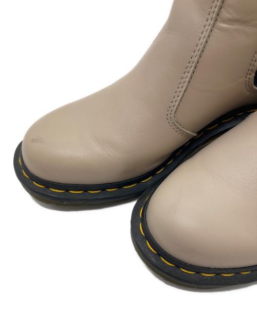 Dr.Martens（ドクターマーチン）Dr.Martens (ドクターマーチン) Cadence ケイデンス チェルシーブーツ  サイドゴアブーツ　ショートブーツ　厚底ブーツ ベージュ サイズ:US7の古着・服飾アイテム