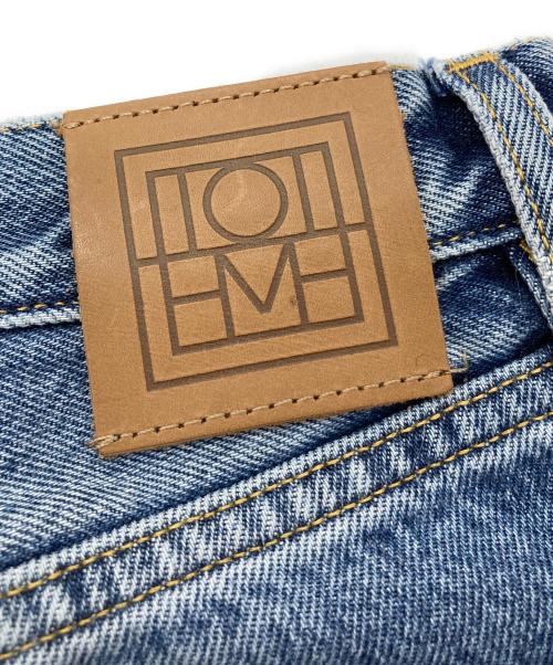 toteme（トーテム）toteme (トーテム) クラシックカットデニムパンツ　デニムパンツ　イタリア製 ブルー サイズ:27/30の古着・服飾アイテム