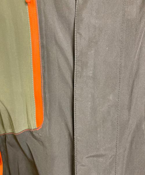 MARMOT（マーモット）MARMOT (マーモット) GORE-TEX マウンテンパーカー　アウター　スポーツ　アウトドア オリーブ×オレンジ サイズ:XLの古着・服飾アイテム