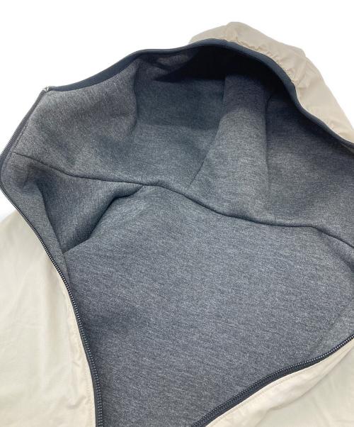 THE NORTH FACE（ザ ノース フェイス）THE NORTH FACE (ザ ノース フェイス) リバーシブルテックエアーフーディ　ナイロンジャケット　アウター　ライトアウター　スポーツ　アウトドア ベージュ サイズ:Sの古着・服飾アイテム