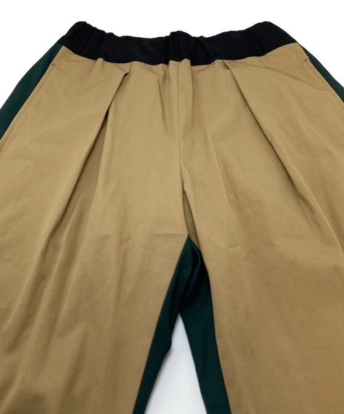 CULLNI（クルニ）CULLNI (クルニ) TUCK STRAIGHT EASY TROUSERS ナイロン混パンツ ベージュ×グリーン サイズ:1の古着・服飾アイテム