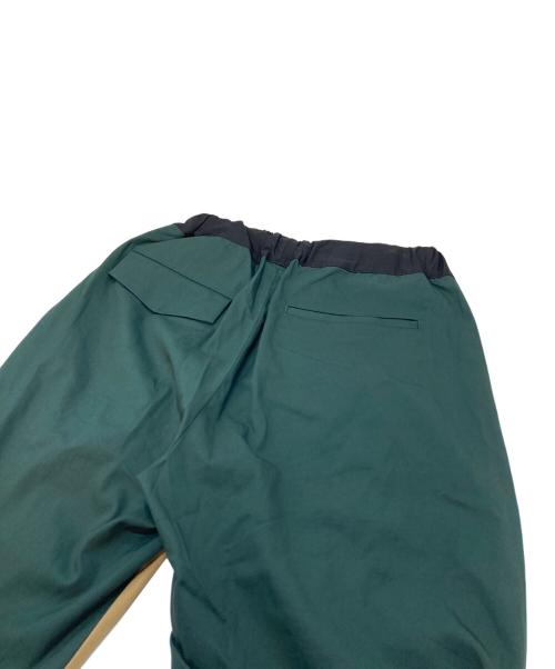 CULLNI（クルニ）CULLNI (クルニ) TUCK STRAIGHT EASY TROUSERS ナイロン混パンツ ベージュ×グリーン サイズ:1の古着・服飾アイテム