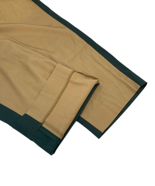 CULLNI（クルニ）CULLNI (クルニ) TUCK STRAIGHT EASY TROUSERS ナイロン混パンツ ベージュ×グリーン サイズ:1の古着・服飾アイテム