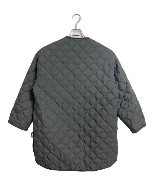 Gymphlex（ジムフレックス）Gymphlex (ジムフレックス) キルトダウンカラーレスコート QUILT DOWN COLLARLESS COAT キルティングコート　ロングコート　アウター グレー サイズ:12の古着・服飾アイテム