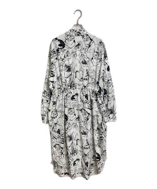 &ellecy（アンドエルシー）&ELLECY (アンドエルシー) ネコスケッチ シャツワンピース　総柄ワンピース　長袖ワンピース ホワイト×ブラック サイズ:Mの古着・服飾アイテム