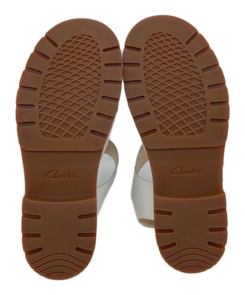 CLARKS（クラークス）CLARKS (クラークス) サンダル ホワイト サイズ:UK 4.5の古着・服飾アイテム