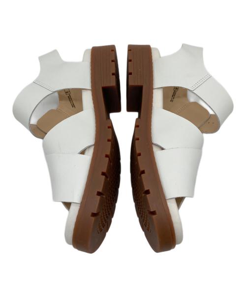 CLARKS（クラークス）CLARKS (クラークス) サンダル ホワイト サイズ:UK 4.5の古着・服飾アイテム