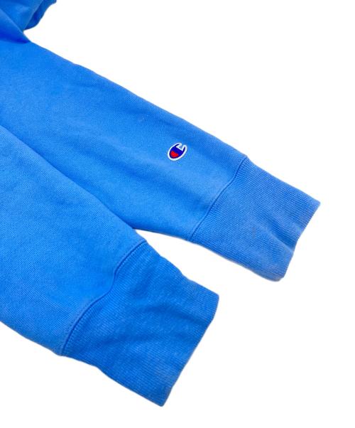 Champion（チャンピオン）Champion (チャンピオン) MoMA (モマ) yoko (ヨーコ) クルーネックスウェット　Yoko Ono 起毛 ブルー サイズ:Lの古着・服飾アイテム