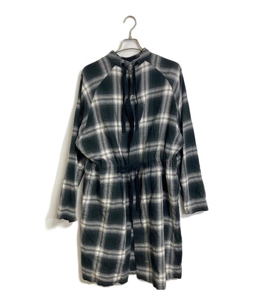 TAKAHIROMIYASHITA TheSoloIst.（タカヒロミヤシタ ザソロイスト）TAKAHIROMIYASHITA TheSoloIst. (タカヒロミヤシタ ザソロイスト) medical gown shirt. ガウンシャツ　ライトアウター グレー×ブラック サイズ:46の古着・服飾アイテム