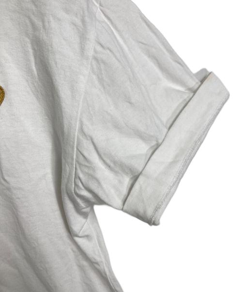 PLAY COMME des GARCONS（プレイコムデギャルソン）PLAY COMME des GARCONS (プレイコムデギャルソン) ハートワッペン半袖カットソー　Tシャツ　Tee  日本製 ホワイト×ゴールド サイズ:Sの古着・服飾アイテム