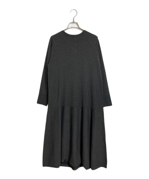 UNFILO（アンフィーロ）UNFILO (アンフィーロ) マイビューティニット フレアワンピース グレー サイズ:Sの古着・服飾アイテム