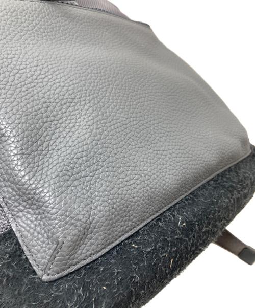 COACH（コーチ）COACH (コーチ) Manhattan Backpack In Varsity Sport マンハッタン バックパック ヴァーシティー スポーツ グレー サイズ:実寸参照の古着・服飾アイテム