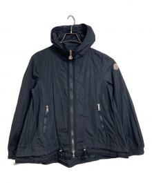 MONCLER（モンクレール）の古着「ROMBOU ロンボウ ワッペンロゴ フーデッド ジップアップ　アウター　ライトアウター」｜ブラック
