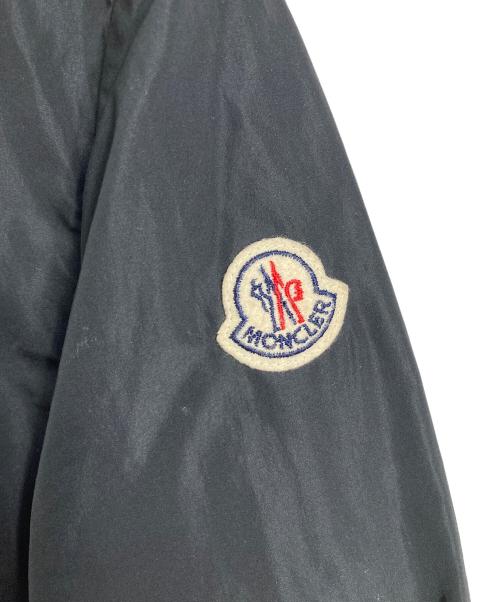 MONCLER（モンクレール）MONCLER (モンクレール) ROMBOU ロンボウ ワッペンロゴ フーデッド ジップアップ　アウター　ライトアウター ブラック サイズ:1の古着・服飾アイテム