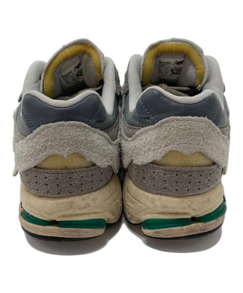 NEW BALANCE（ニューバランス）NEW BALANCE (ニューバランス) ローカットスニーカー　M2002 グレー サイズ:US8.5の古着・服飾アイテム