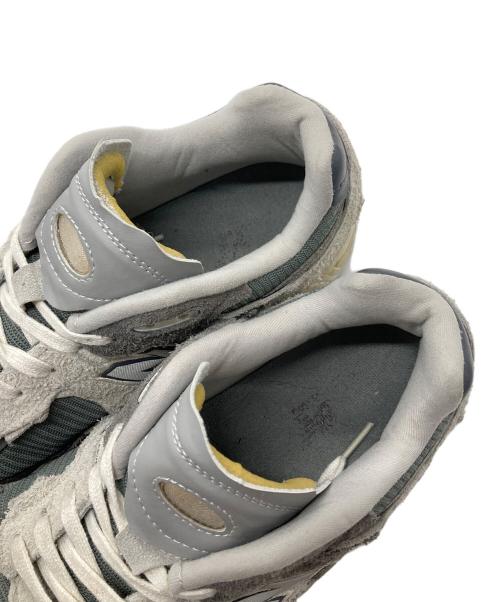 NEW BALANCE（ニューバランス）NEW BALANCE (ニューバランス) ローカットスニーカー　M2002 グレー サイズ:US8.5の古着・服飾アイテム