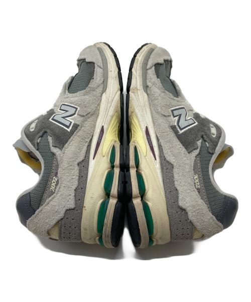 NEW BALANCE（ニューバランス）NEW BALANCE (ニューバランス) ローカットスニーカー　M2002 グレー サイズ:US8.5の古着・服飾アイテム