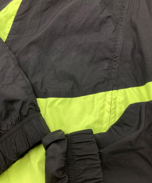 NIKE（ナイキ）NIKE (ナイキ) CITY NEON HBR WOVEN JACKET ナイロンジャケット ブラック×グリーン サイズ:Mの古着・服飾アイテム