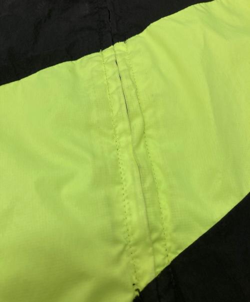 NIKE（ナイキ）NIKE (ナイキ) CITY NEON HBR WOVEN JACKET ナイロンジャケット ブラック×グリーン サイズ:Mの古着・服飾アイテム