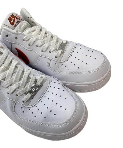 NIKE（ナイキ）NIKE (ナイキ) WMNS AIR FORCE 1 07  ホワイト×レッド サイズ:US10.5の古着・服飾アイテム