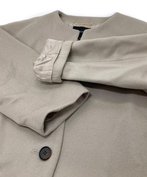 UNTITLED（アンタイトル）UNTITLED (アンタイトル) カシミヤ混ノーカラーコート　25年　日本製 ベージュ サイズ:42 未使用品の古着・服飾アイテム