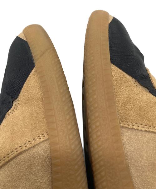 Maison Margiela（メゾンマルジェラ）Maison Margiela (メゾンマルジェラ) REPLICA ジャーマントレーナー　イタリア製 ベージュ×ブラック サイズ:41の古着・服飾アイテム