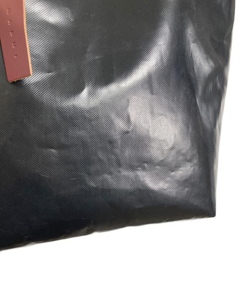 MARNI（マルニ）MARNI (マルニ) PVCトートバッグ　ロゴトートバッグ　TRIBECA トライベッカ　イタリア製 ネイビー×ブラック サイズ:実寸参照の古着・服飾アイテム