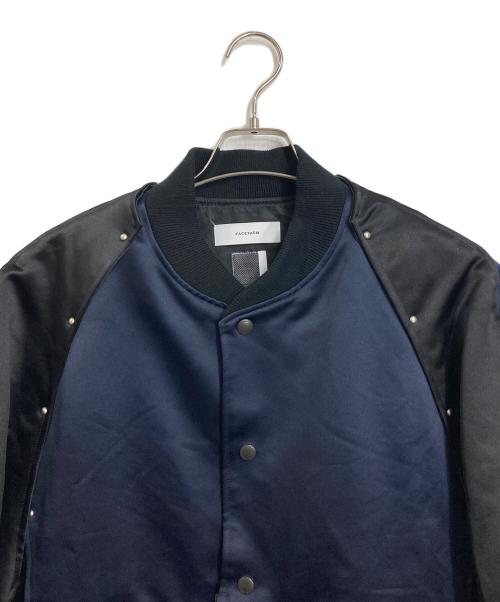 FACETASM（ファセッタズム）FACETASM (ファセッタズム) ブルゾン　スタジャン　ブラック×ネイビー×グリーン ブラック×ネイビー サイズ:4の古着・服飾アイテム