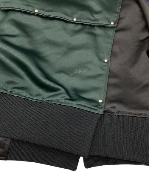 FACETASM（ファセッタズム）FACETASM (ファセッタズム) ブルゾン　スタジャン　ブラック×ネイビー×グリーン ブラック×ネイビー サイズ:4の古着・服飾アイテム