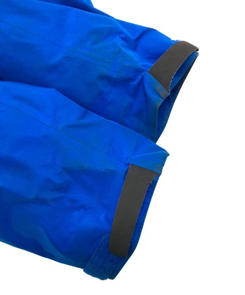 ARC'TERYX（アークテリクス）ARC'TERYX (アークテリクス) TAURI JACKET 中綿ジャケット　アウター   ナイロンジャケット アウトドア 登山 キャンプ　スポーツ　アウトドア ブルー サイズ:Sの古着・服飾アイテム