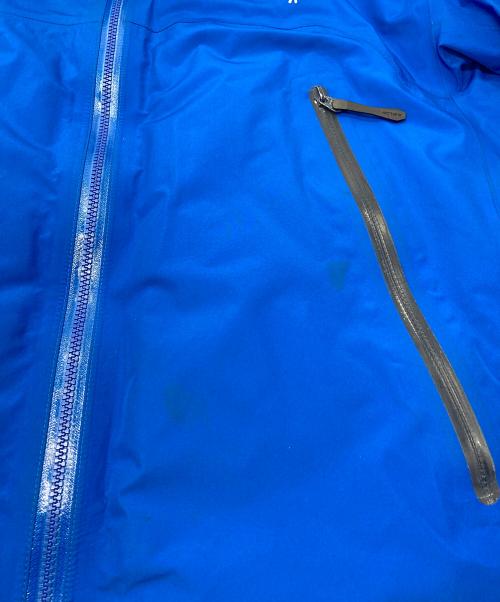 ARC'TERYX（アークテリクス）ARC'TERYX (アークテリクス) TAURI JACKET 中綿ジャケット　アウター   ナイロンジャケット アウトドア 登山 キャンプ　スポーツ　アウトドア ブルー サイズ:Sの古着・服飾アイテム